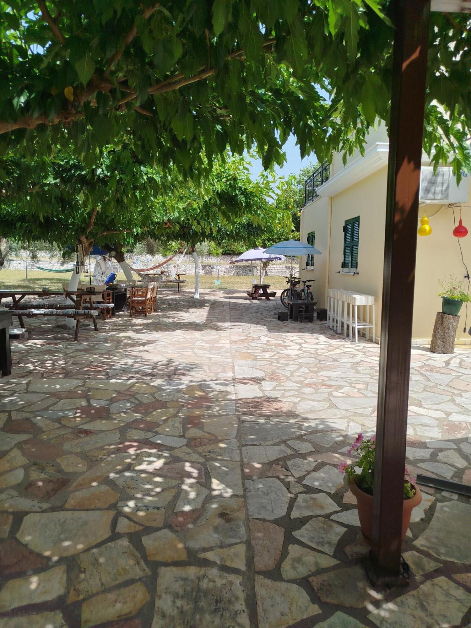 Riverside αpartments Βασιλική